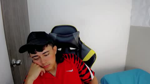 T A T A N online show from November 19, 9:58 pm