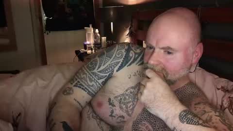 Tattooeddilf 01 online show from December 18, 11:08 pm