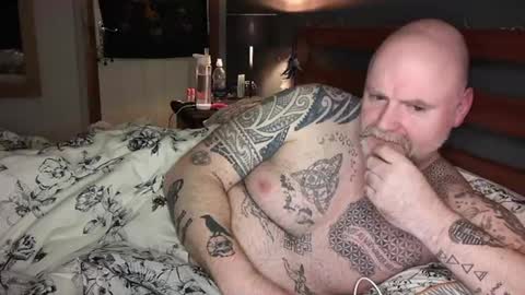 Tattooeddilf 01 online show from December 10, 10:49 pm