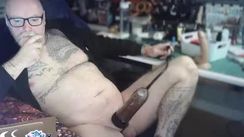 Tattooeddilf 01 online show from December 20, 1:24 am