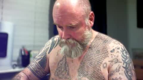 Tattooeddilf 01 online show from September 8, 10:53 pm