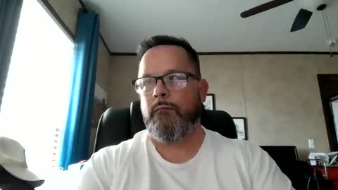 tdhawk87 online show from February 24, 9:04 pm