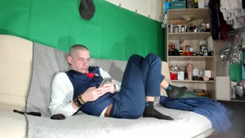 Virg Lszl online show from February 3, 6:22 am