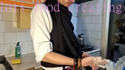 Virg Lszl online show from December 3, 5:01 pm