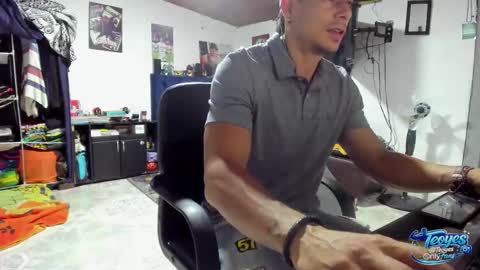 teoyes_ online show from March 18, 11:30 pm