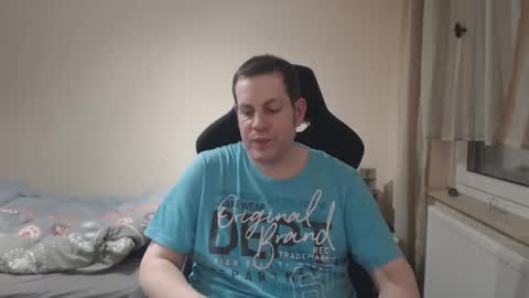 Snapshot of thatguyyeahhim chatting on February 13, 12:46 am thatguyyeahhim online show from February 13, 12:46 am