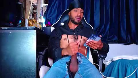 the dog lian online show from March 25, 12:31 pm