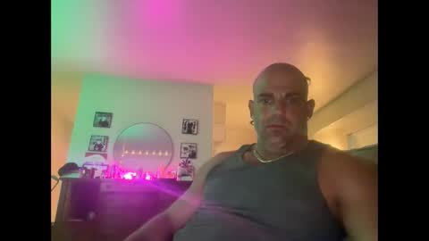 Snapshot of thebuzz777 chatting on September 26, 10:46 am theBuzz777 online show from September 26, 10:46 am