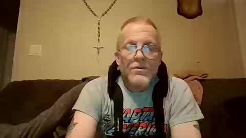 Snapshot of thee_lone_boner chatting on October 10, 8:52 am Alpha online show from October 10, 8:52 am