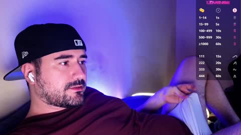 Snapshot of theoravi chatting on December 10, 3:30 am Theo Ravi online show from December 10, 3:30 am