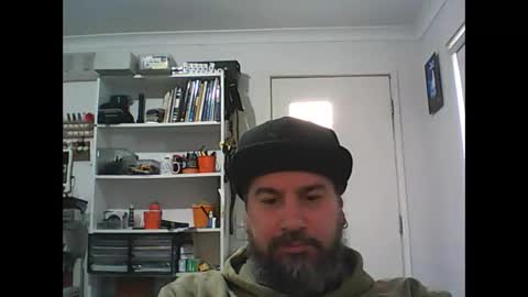 aussiebeard online show from September 12, 3:17 am