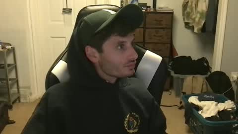 Snapshot of therealdylansdick chatting on October 6, 5:56 am therealdylansdick online show from October 6, 5:56 am