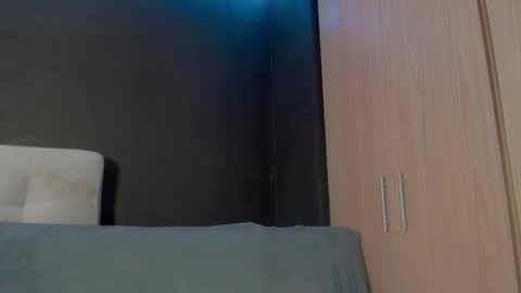 thesaint_xxx online show from September 17, 5:30 am