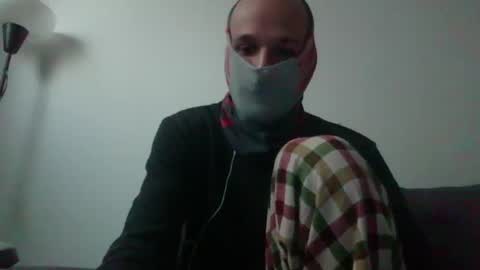 Snapshot of thetubedscarfguy chatting on February 14, 5:14 pm Scarf guy online show from February 14, 5:14 pm
