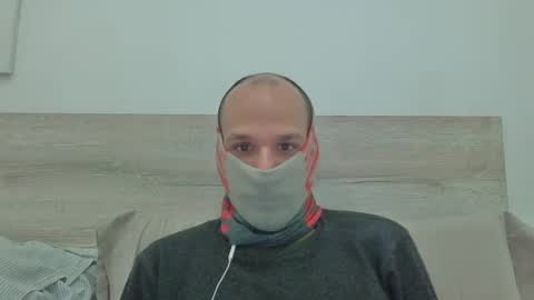 Snapshot of thetubedscarfguy chatting on February 14, 7:07 am Scarf guy online show from February 14, 7:07 am