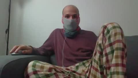 Scarf guy online show from February 18, 8:34 am