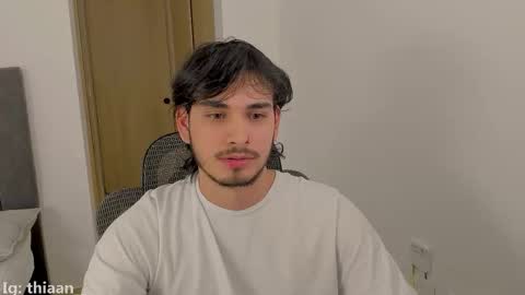 Snapshot of thiaan__ chatting on October 23, 1:42 am thiaan__ online show from October 23, 1:42 am