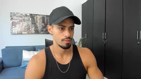 thiago_driussi online show from December 4, 12:45 pm