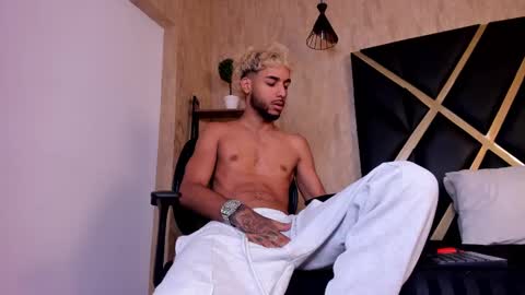 ThiagoFerreti online show from September 24, 3:50 am