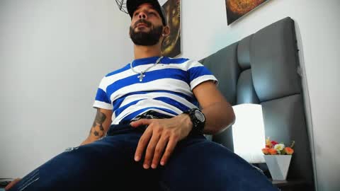 Thia Gomez online show from April 13, 7:14 pm