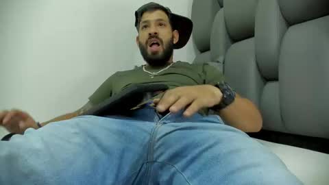 Thia Gomez online show from March 4, 7:43 pm