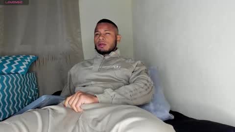 Thiago Instagram   online show from November 29, 4:36 am