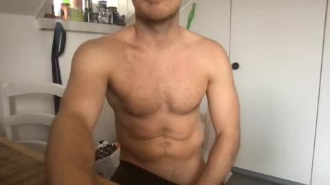 Snapshot of thierrinho8148 chatting on January 2, 10:37 am thierrinho8148 online show from January 2, 10:37 am