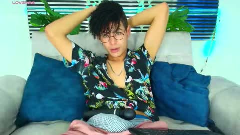 Thiago Saenzz online show from February 4, 2:45 pm