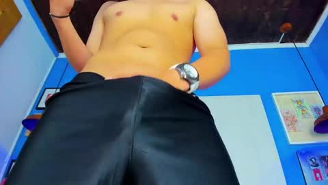 Snapshot of thomas_may4rs chatting on January 22, 4:55 am ---Thomas--- online show from January 22, 4:55 am