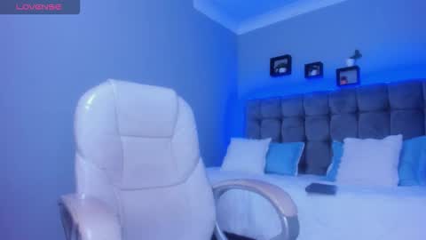 Thomas online show from December 2, 10:29 am