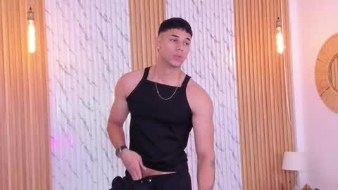 Snapshot of thomas_walker0 chatting on October 17, 12:31 pm Thomas online show from October 17, 12:31 pm