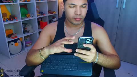 Snapshot of thomascollins__ chatting on February 12, 8:27 am Thomas online show from February 12, 8:27 am