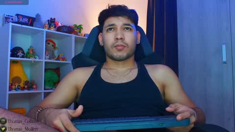 Snapshot of thomascollins__ chatting on February 7, 8:22 am Thomas online show from February 7, 8:22 am