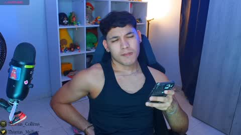 Snapshot of thomascollins__ chatting on February 1, 7:47 am Thomas online show from February 1, 7:47 am