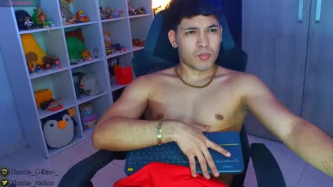Snapshot of thomascollins__ chatting on February 11, 8:37 am Thomas online show from February 11, 8:37 am
