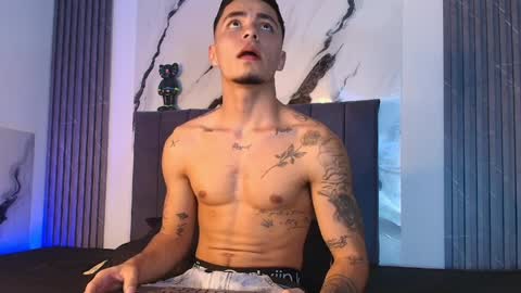 thomass_conor online show from April 10, 1:01 am