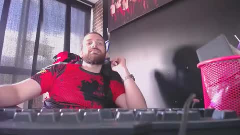 THE CAPTAIN online show from January 2, 3:19 pm