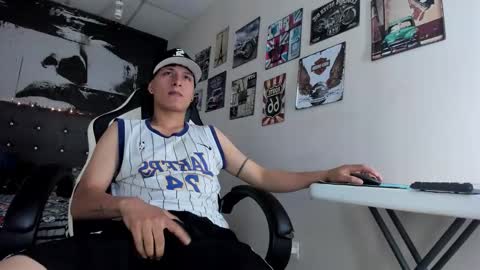 thxmm_ online show from January 14, 1:38 pm