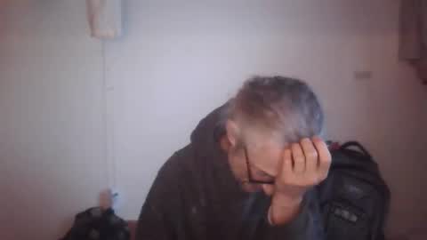 tiddles12345 online show from December 19, 8:11 am