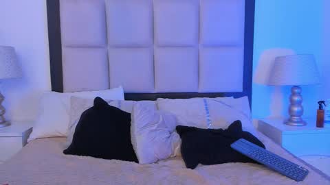 Thomm  Independent Model online show from February 13, 6:41 am