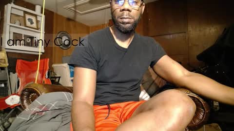 tinycock_1979 online show from November 30, 6:43 pm