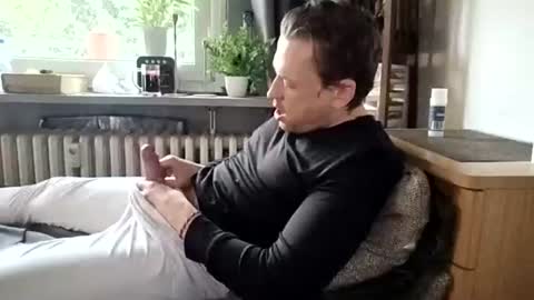 tobsen666857533 online show from April 13, 4:18 pm