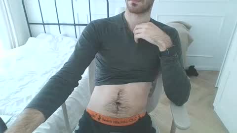 Snapshot of toja112 chatting on December 17, 8:56 am Martin online show from December 17, 8:56 am