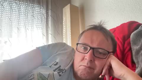 Tom online show from March 9, 10:08 am