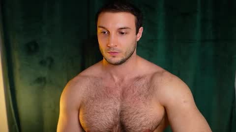 Tom online show from March 31, 5:03 pm