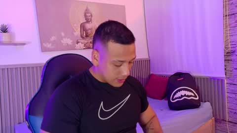 Tom muscle1 online show from October 19, 12:30 pm