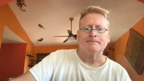 Hola online show from February 25, 4:52 pm