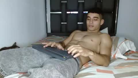 tomaz_18 online show from February 7, 1:35 am