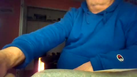Snapshot of tomcat4848 chatting on October 11, 10:19 am tomcat4848 online show from October 11, 10:19 am