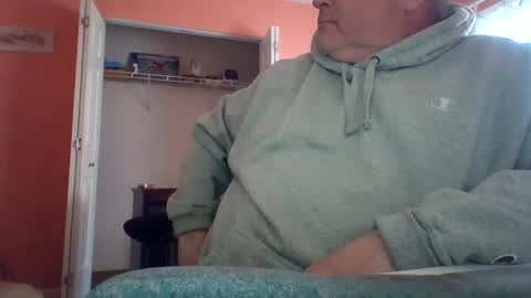 Snapshot of tomcat4848 chatting on October 6, 3:17 pm tomcat4848 online show from October 6, 3:17 pm